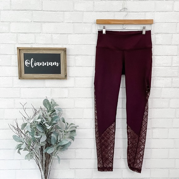 VICTORIA’S SECRET Victoria Sport Maroon & Gold Knockout Tight Leggings - Picture 1 of 10